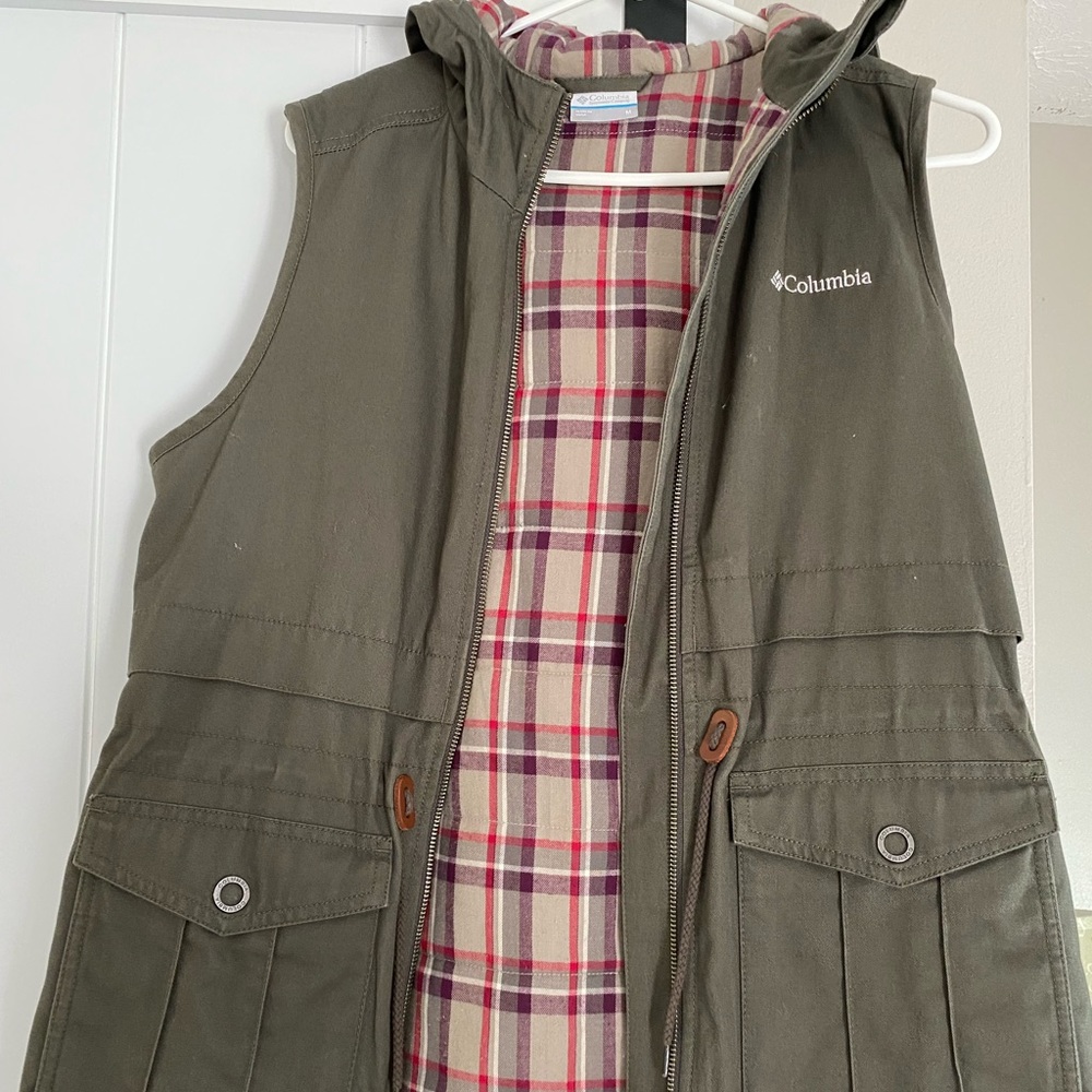 Columbia Olive green vest